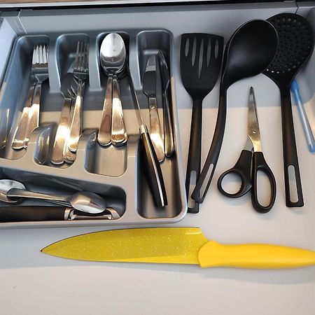 Ferienwohnung Uroczy Apartament Z Miejscem Na Auto W Garazu Warschau Exterior foto