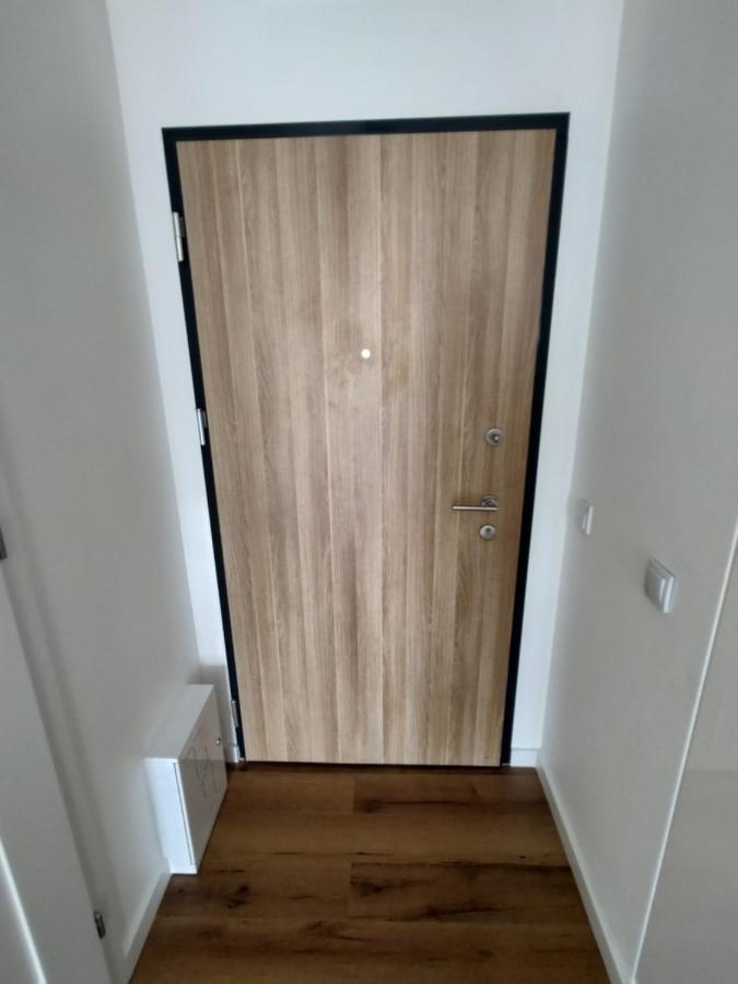 Ferienwohnung Uroczy Apartament Z Miejscem Na Auto W Garazu Warschau Exterior foto