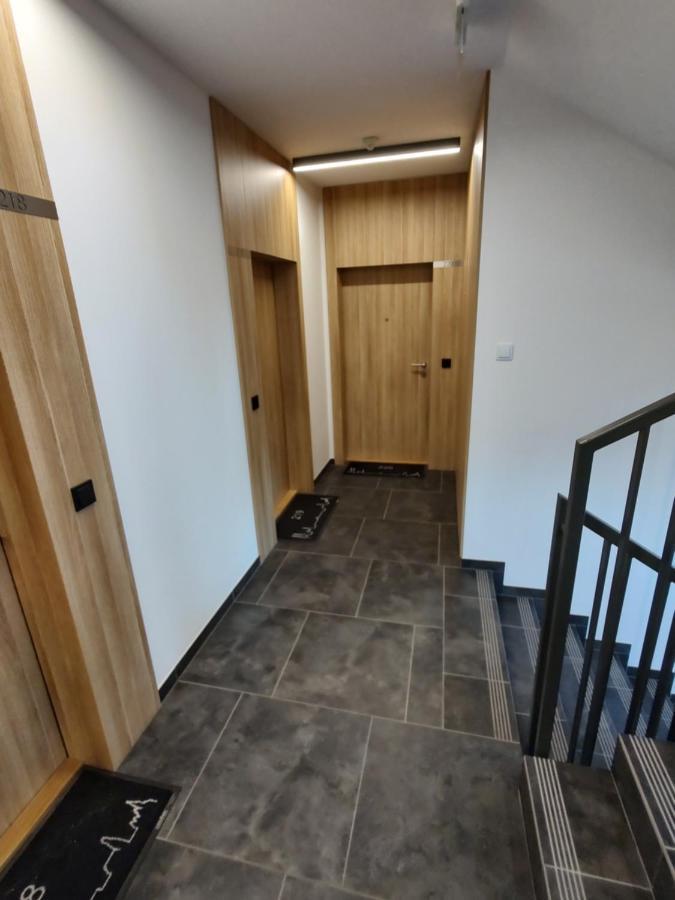 Ferienwohnung Uroczy Apartament Z Miejscem Na Auto W Garazu Warschau Exterior foto