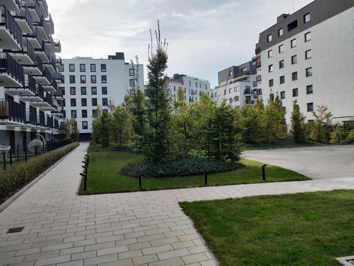 Ferienwohnung Uroczy Apartament Z Miejscem Na Auto W Garazu Warschau Exterior foto