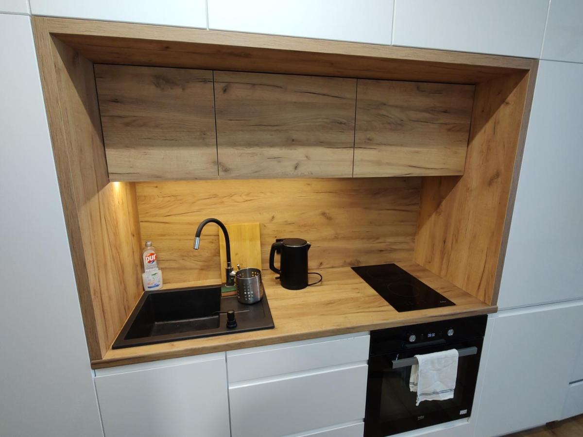 Ferienwohnung Uroczy Apartament Z Miejscem Na Auto W Garazu Warschau Exterior foto