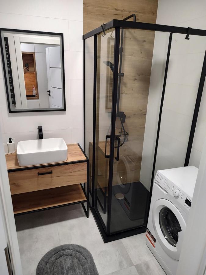 Ferienwohnung Uroczy Apartament Z Miejscem Na Auto W Garazu Warschau Exterior foto