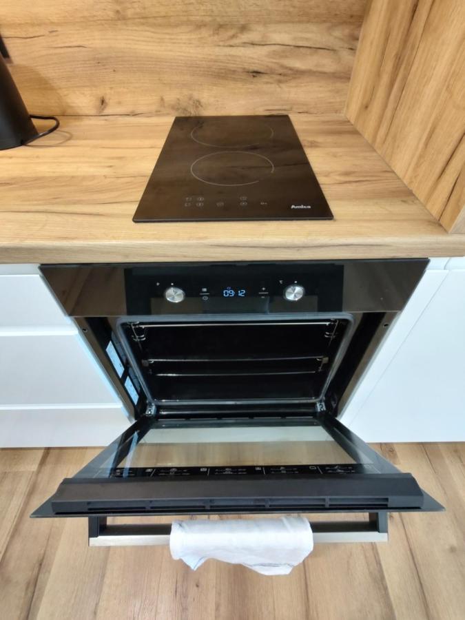 Ferienwohnung Uroczy Apartament Z Miejscem Na Auto W Garazu Warschau Exterior foto