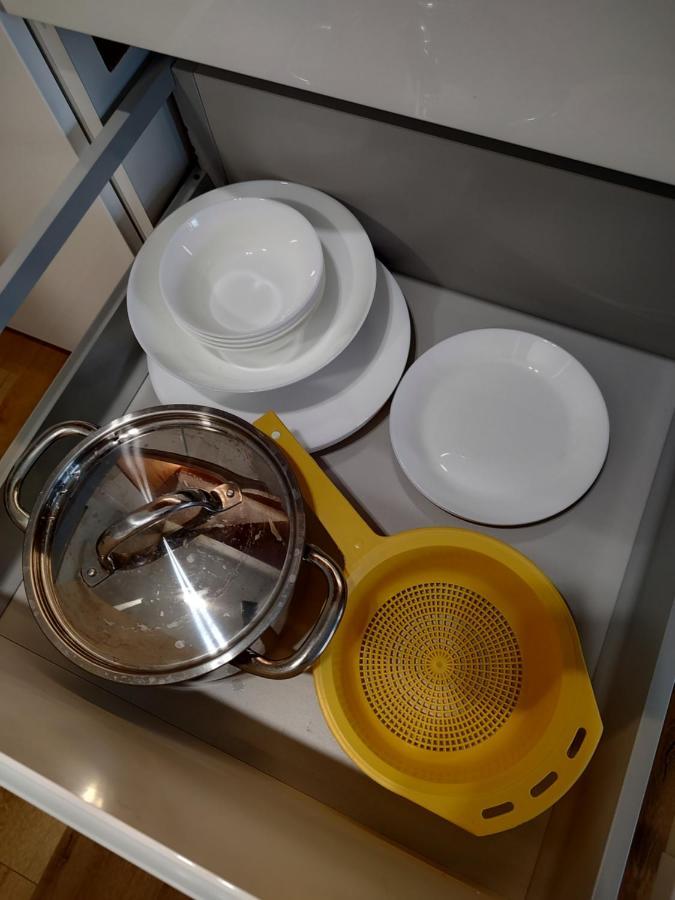 Ferienwohnung Uroczy Apartament Z Miejscem Na Auto W Garazu Warschau Exterior foto