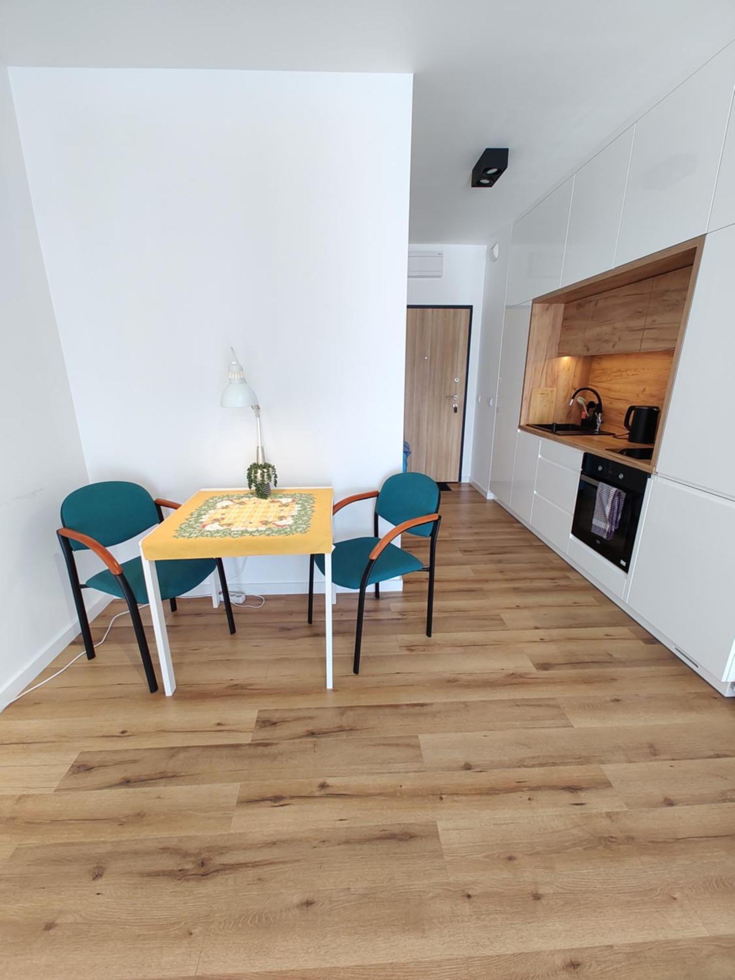 Ferienwohnung Uroczy Apartament Z Miejscem Na Auto W Garazu Warschau Exterior foto